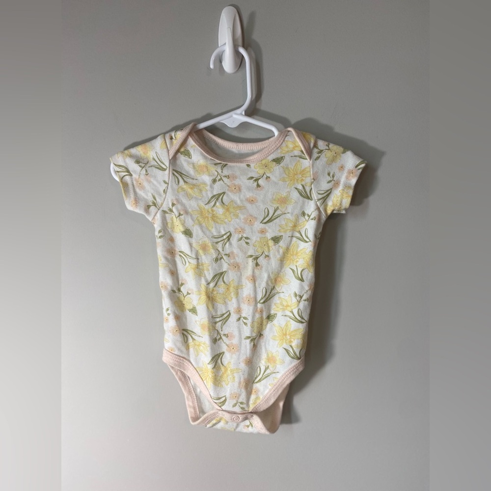 Adorable Floral Baby Bodysuit - Yellow and Cream